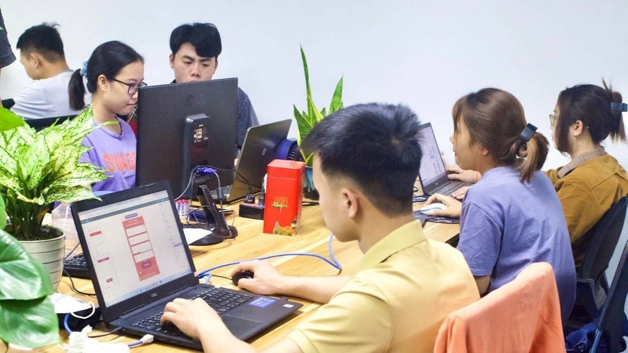 Công bố Báo cáo đào tạo thương mại điện tử 2025, số lượng tuyển sinh mới tăng rõ rệt qua từng năm