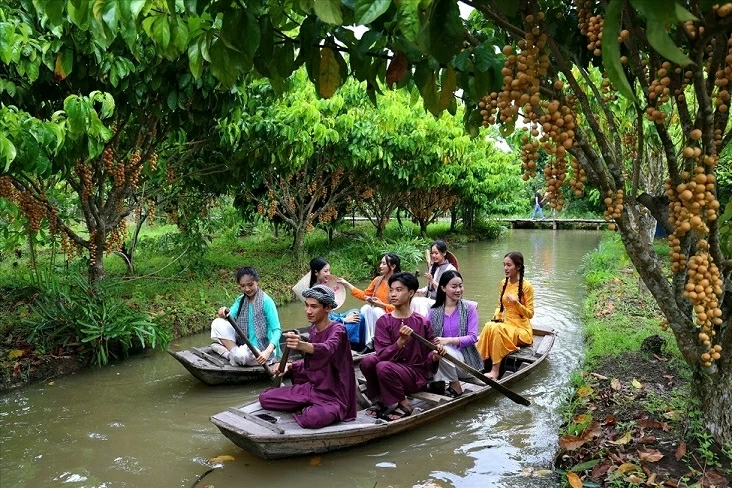 Lễ hội Văn hóa sông nước Cần Thơ: Đánh thức tiềm năng du lịch 'xứ Tây Đô' Lễ hội Văn hóa sông nước Cần Thơ: Đánh thức tiềm năng du lịch 'xứ Tây Đô'