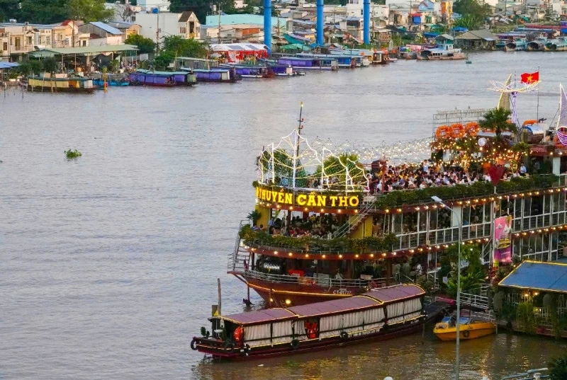 Lễ hội Văn hóa sông nước Cần Thơ: Đánh thức tiềm năng du lịch 'xứ Tây Đô' Lễ hội Văn hóa sông nước Cần Thơ: Đánh thức tiềm năng du lịch 'xứ Tây Đô'