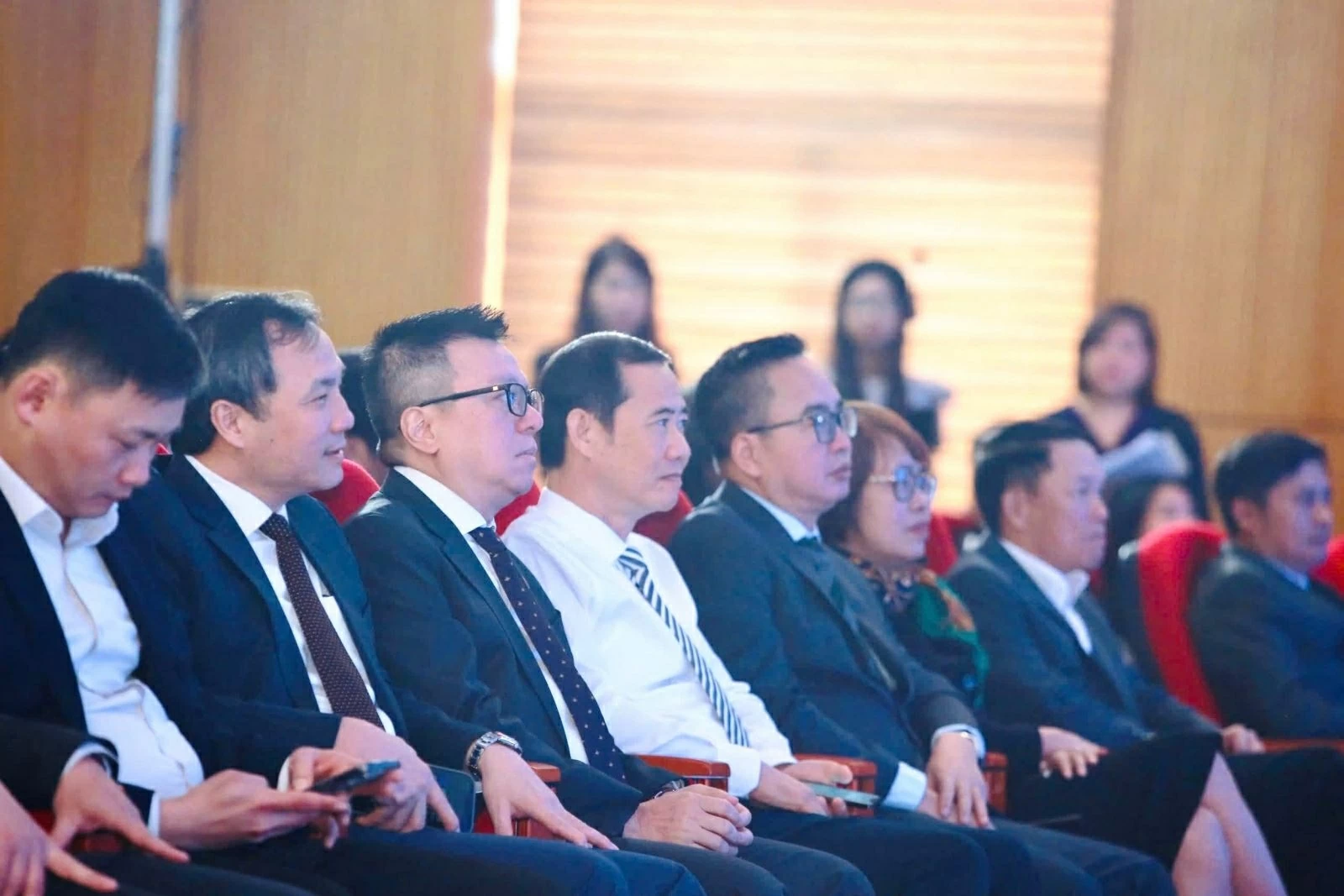 Các đại biểu tham dự Lễ trao giải “Khoảnh khắc Báo chí” 2025. Các đại biểu tham dự Lễ trao giải “Khoảnh khắc Báo chí” 2025.