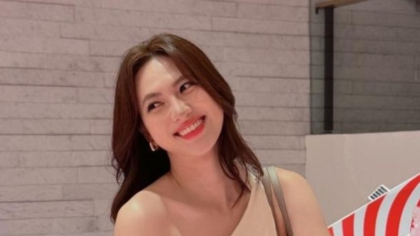 Sao Việt: Hoa hậu Mai Phương Thúy đẹp lạ, Phương Anh Đào tươi tắn dạo phố