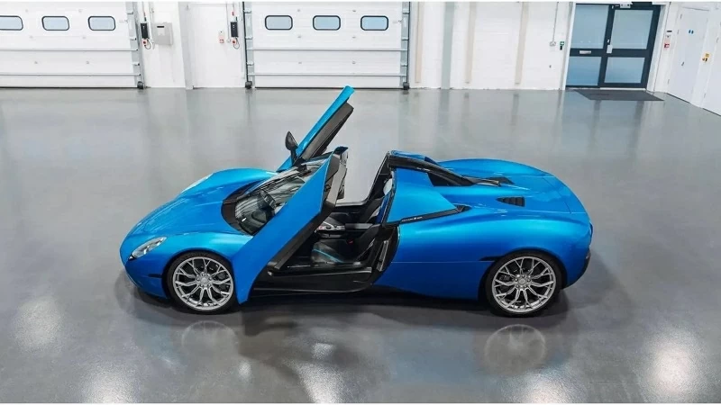 Gordon Murray Automotive T.33 Spider &ndash; gi&aacute; khởi điểm: 2,4 triệu USD.