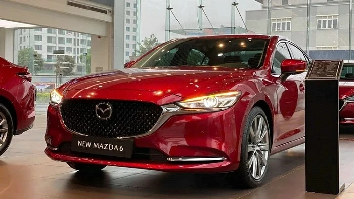 Khoảng giữa tháng 9.2025, nhiều nhân viên tư vấn bán hàng của đại lý Mazda cho biết mẫu Mazda6 đã hết hàng tồn kho và không nhận cọc.