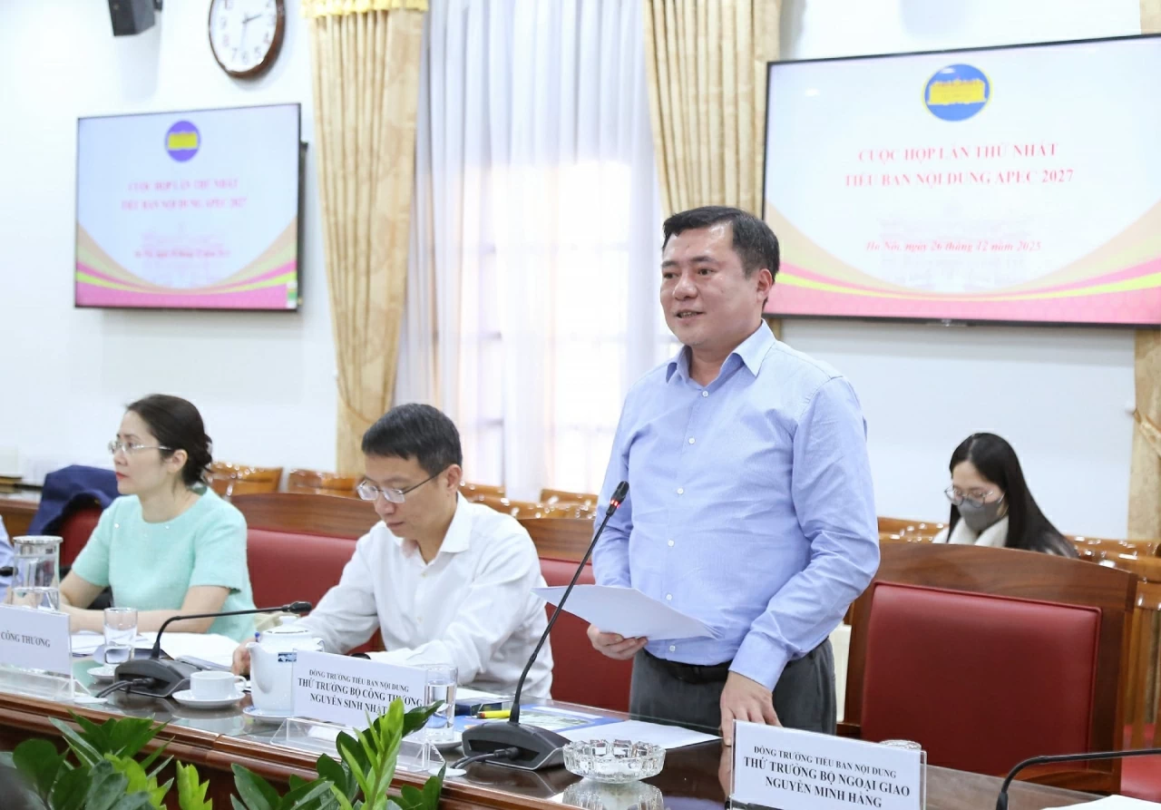 Thứ trưởng Bộ Công Thương Nguyễn Sinh Nhật Tân phát biểu tại cuộc họp. (Ảnh: Thành Long)