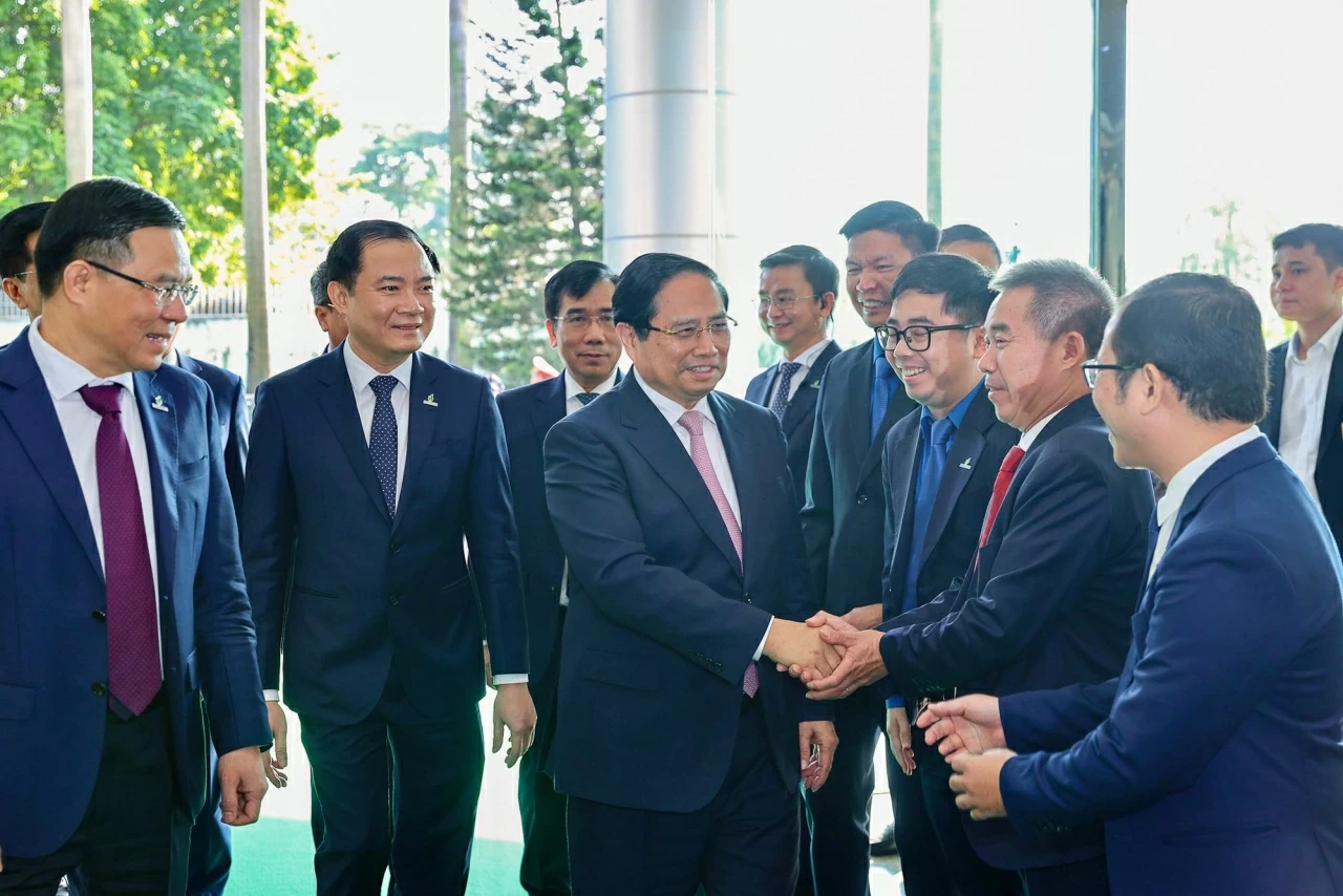 Thủ tướng Phạm Minh Chính tới dự Hội nghị tổng kết hoạt động sản xuất kinh doanh năm 2025, triển khai nhiệm vụ kế hoạch năm 2026 của Petrovietnam. (Ảnh: Nhật bắc)