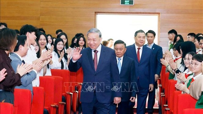 Triển lãm 'Đảng Cộng sản Việt Nam – Từ Đại hội đến Đại hội': Lời nhắc nhở giữ vững niềm tin, khơi dậy khát vọng, đưa đất nước mạnh mẽ, phồn vinh