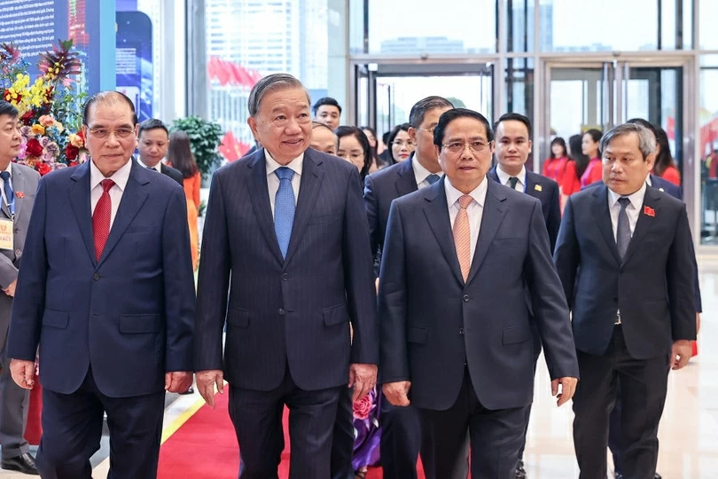Tổng bí thư Tô Lâm; nguyên Tổng bí thư Nông Đức Mạnh; Thủ tướng Phạm Minh Chính cùng các đại biểu tới dự Đại hội Thi đua yêu nước toàn quốc lần thứ XI. (Nguồn: VGP)
