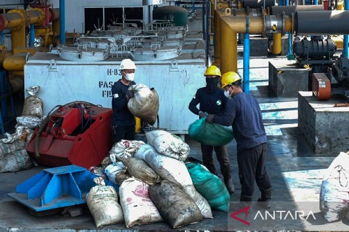 Bảo vệ môi trường: Indonesia thúc đẩy chuyển đổi rác thải thành điện năng Bảo vệ môi trường: Indonesia thúc đẩy chuyển đổi rác thải thành điện năng