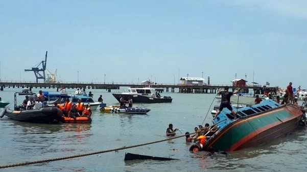 Indonesia tạm ngừng tuyến du lịch biển nổi tiếng nhất sau tai nạn tàu du lịch
