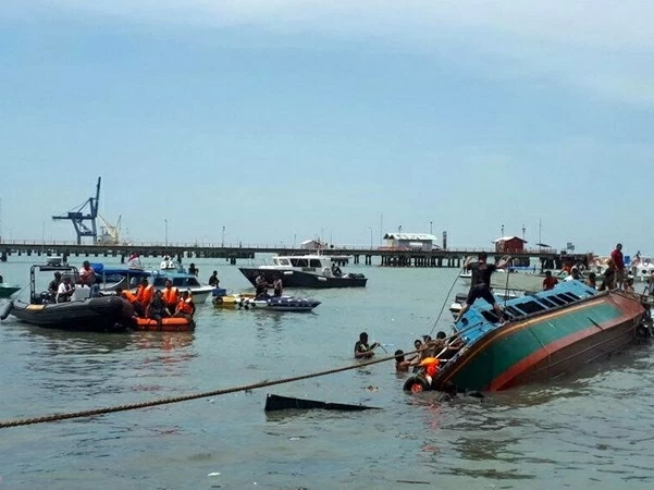 Indonesia đóng cửa tuyến du lịch biển nổi tiếng nhất sau tai nạn tàu du lịch