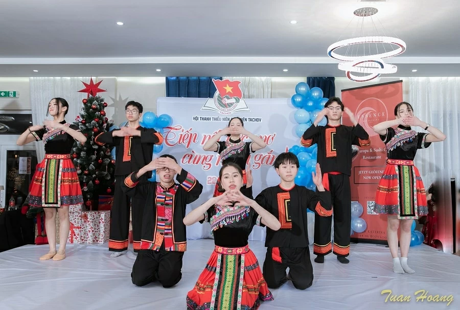 Tiếp nối ước mơ, gắn kết thế hệ trẻ người Việt tại TP. Tachov