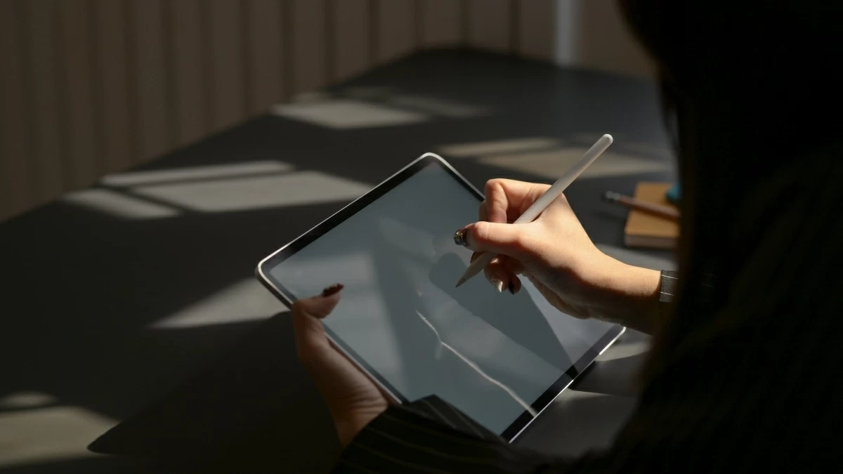 Giữ thiết bị ở nhiệt độ phù hợp. Giữ thiết bị ở nhiệt độ phù hợp.