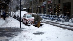 Bão tuyết phủ trắng New York, giới chức cảnh báo nguy cơ giao thông