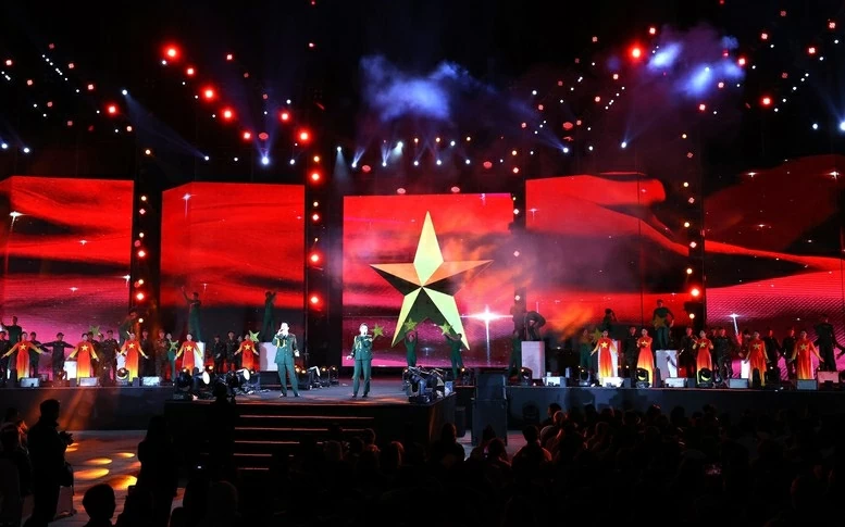 Chương trình quy tụ đông đảo các gương mặt nghệ sĩ nổi tiếng. (Nguồn: VGP) Chương trình quy tụ đông đảo các gương mặt nghệ sĩ nổi tiếng. (Nguồn: VGP)