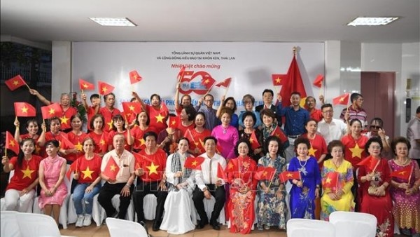 Fostering trust in Overseas Vietnamese to unite and contribute intellectual resources to nation building