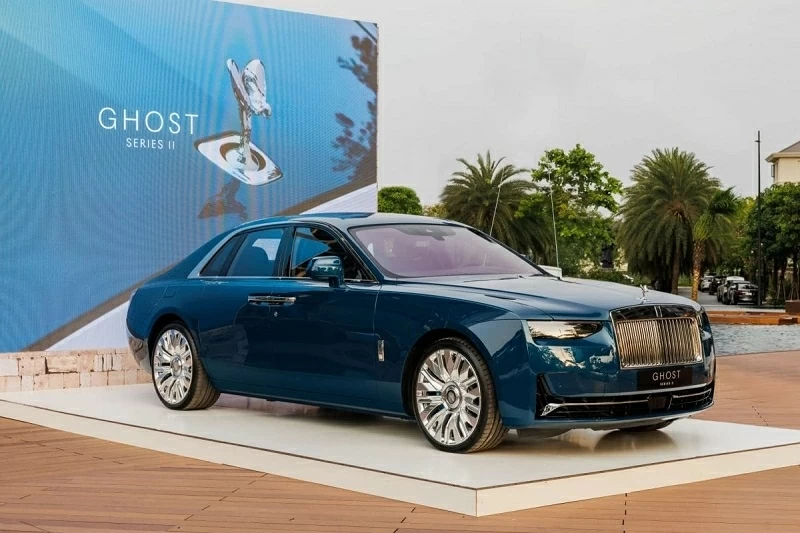 Rolls-Royce Ghost Series II tiếp tục khẳng định vị thế “ông hoàng” trong phân khúc sedan siêu sang tại Việt Nam. Rolls-Royce Ghost Series II tiếp tục khẳng định vị thế “ông hoàng” trong phân khúc sedan siêu sang tại Việt Nam.