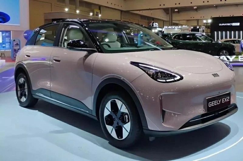 Geely EX2 hướng tới nhóm khách hàng trẻ với thiết kế nhỏ gọn và mức giá dễ tiếp cận.