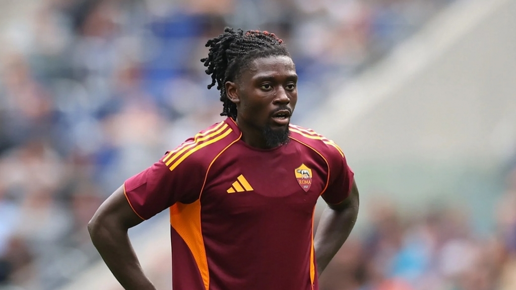 Hé lộ tiền vệ đầu tiên cập bến Man Utd vào mùa Hè tới