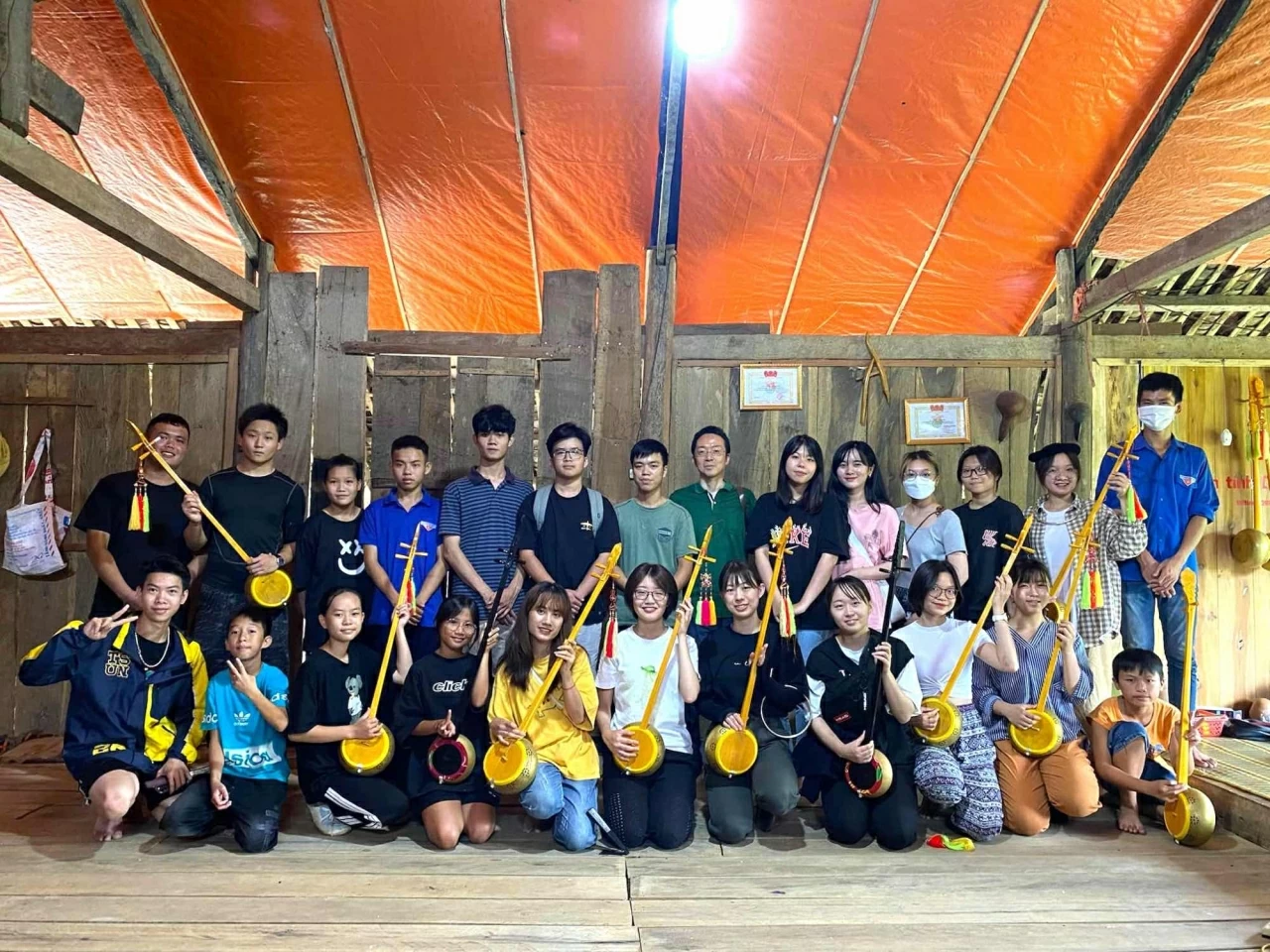 báo in: Tuổi trẻ Lạng Sơn trên hành trình bảo tồn và phát triển Then báo in: Tuổi trẻ Lạng Sơn trên hành trình bảo tồn và phát triển Then