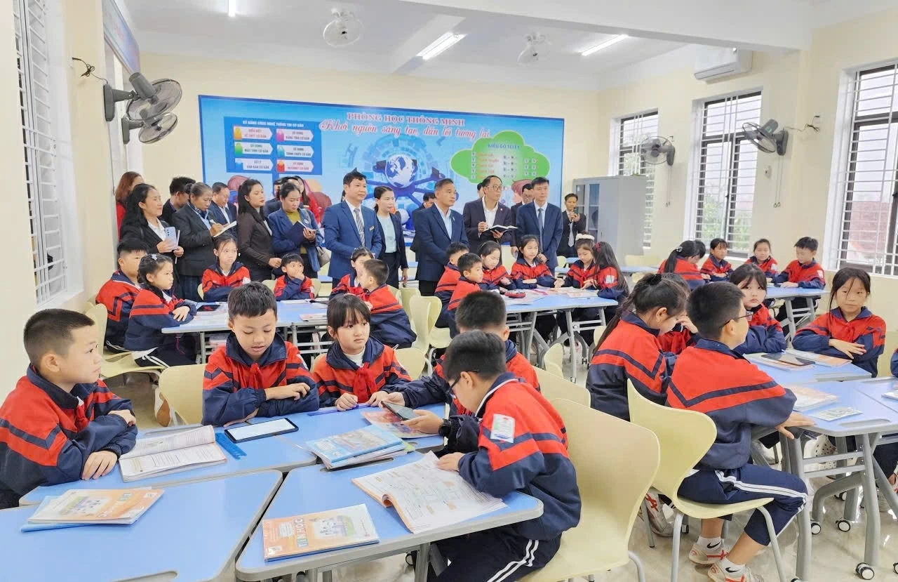 Chủ động đưa trí tuệ nhân tạo vào trường phổ thông: Bước đi sớm của ngành Giáo dục Chủ động đưa trí tuệ nhân tạo vào trường phổ thông: Bước đi sớm của ngành Giáo dục