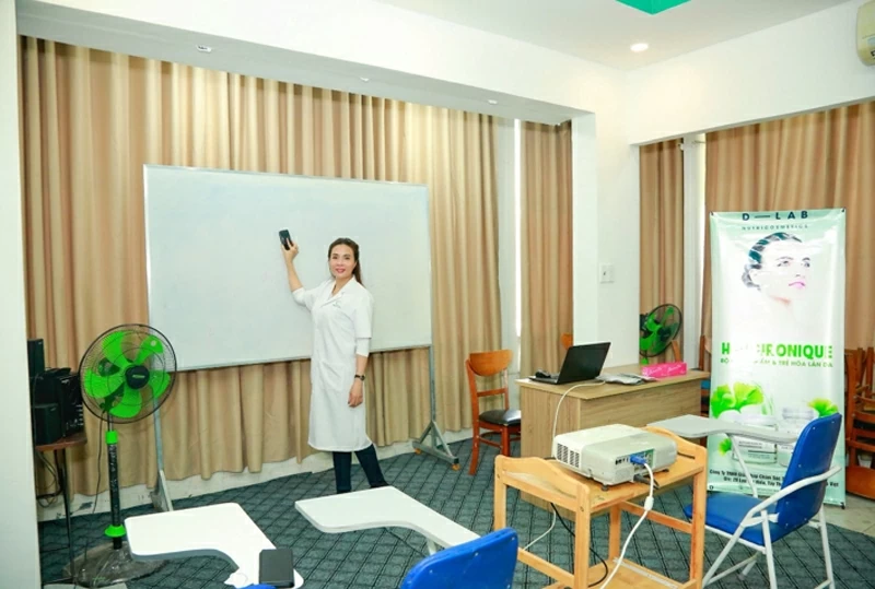 FLEX ký kết hợp tác chiến lược đưa giải pháp KidsDiary vào thị trường Việt Nam FLEX ký kết hợp tác chiến lược đưa giải pháp KidsDiary vào thị trường Việt Nam