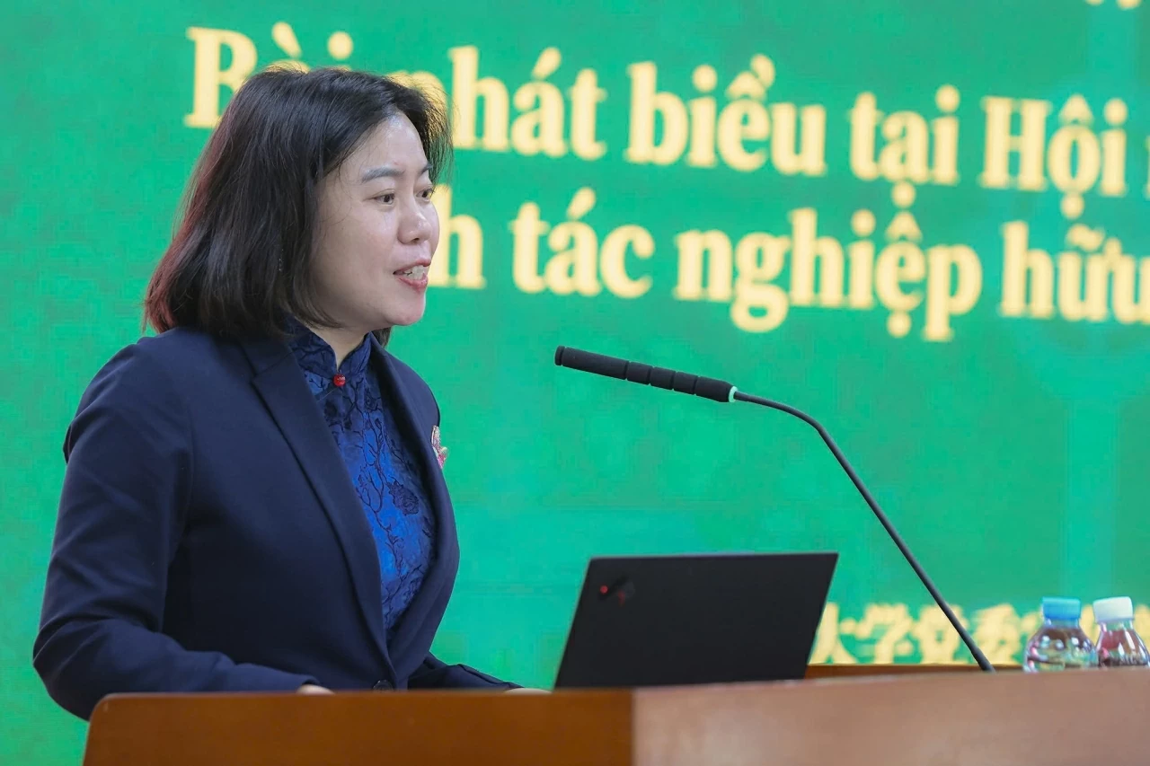 Giao lưu hữu nghị, vun đắp tương lai Việt-Trung Giao lưu hữu nghị, vun đắp tương lai Việt-Trung