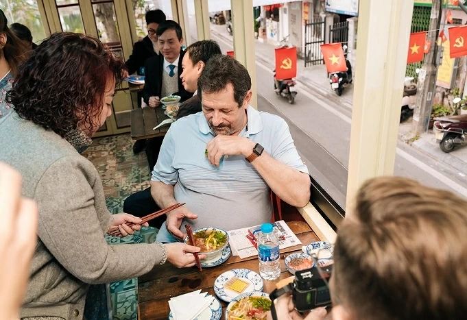 'Hà Nội – Chạm miền ký ức': Hành trình du lịch mới thuộc dự án tuyến tàu điện số 6