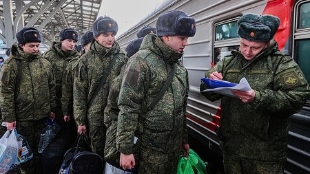 Nga tăng cường lực lượng với 135.000 tân binh, Tổng thống Putin ký luật mới về phản ứng với các phán quyết quốc tế