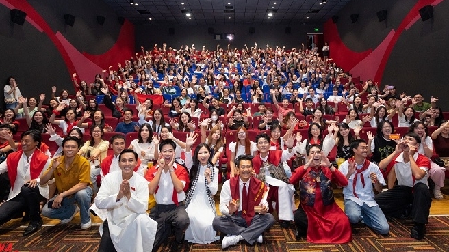 Những gam màu văn hóa tươi sáng