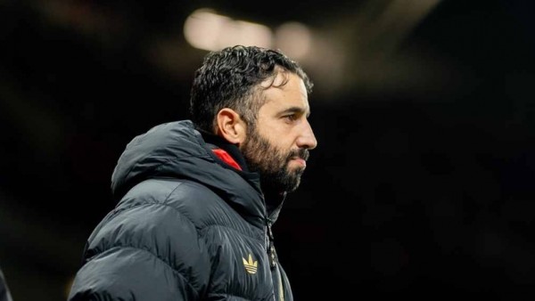 HLV Amorim: Tôi có thể đã mất việc nếu bỏ sơ đồ 3 hậu vệ