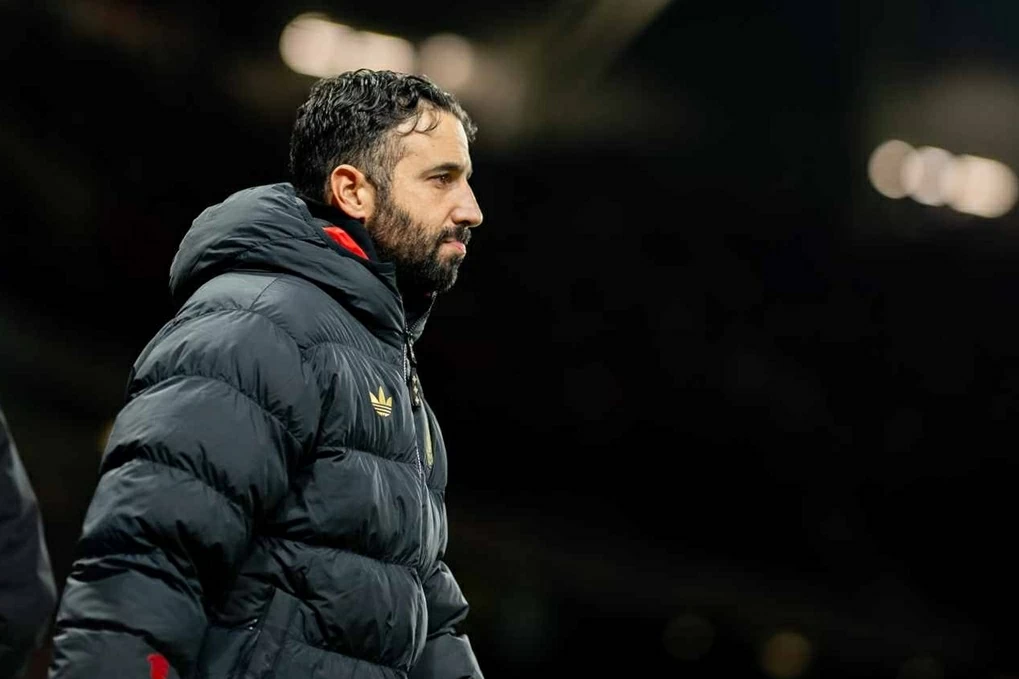 HLV Amorim: Tôi có thể đã mất việc nếu bỏ sơ đồ 3 hậu vệ