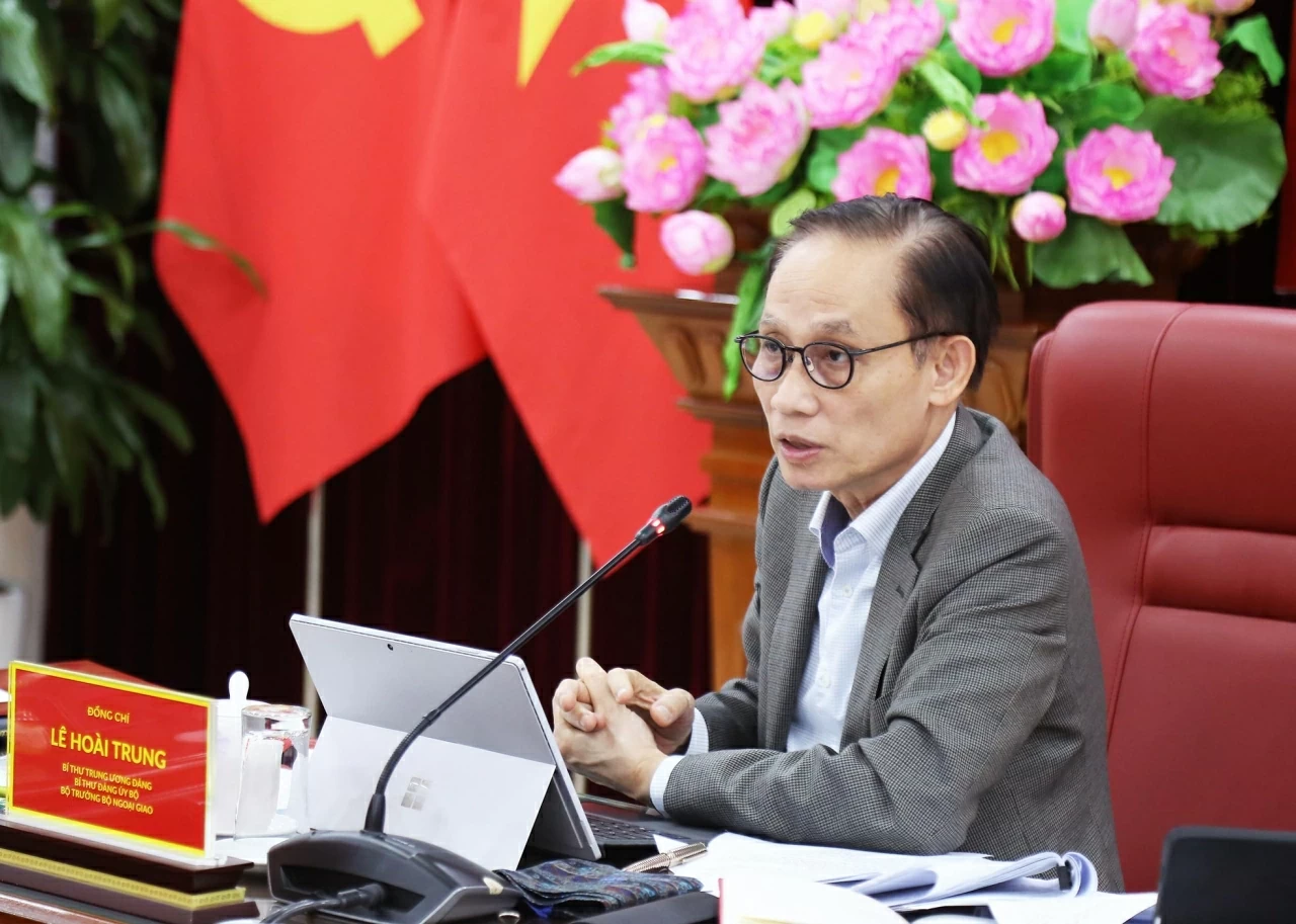 Bí thư Trung ương Đảng, Bí thư Đảng ủy, Bộ trưởng Bộ Ngoại giao Lê Hoài Trung phát biểu kết luận Hội nghị. (Ảnh: Thành Long) Bí thư Trung ương Đảng, Bí thư Đảng ủy, Bộ trưởng Bộ Ngoại giao Lê Hoài Trung phát biểu kết luận Hội nghị. (Ảnh: Thành Long)