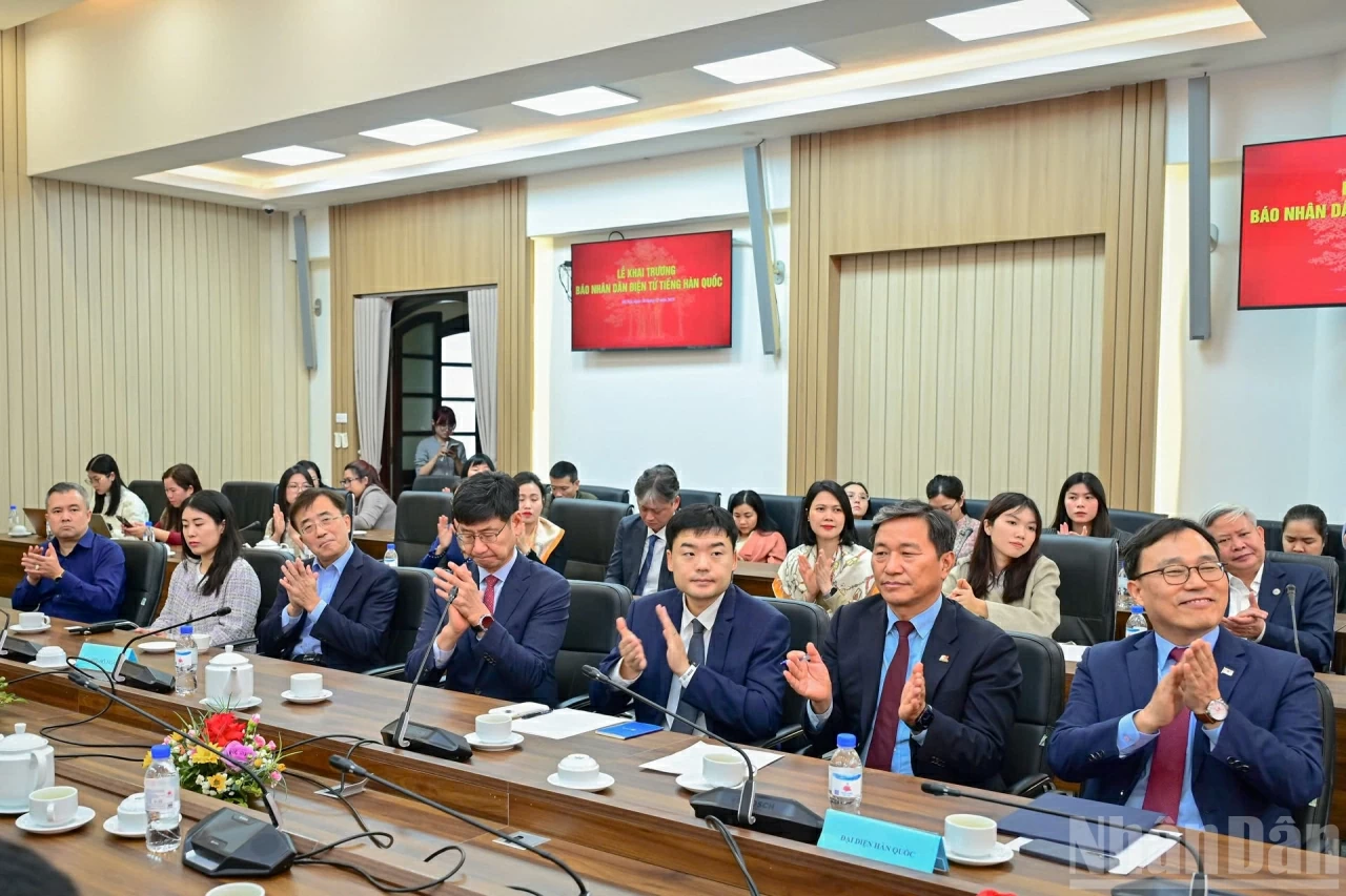 Báo Nhân Dân chính thức khai trương báo điện tử tiếng Hàn Quốc Báo Nhân Dân chính thức khai trương báo điện tử tiếng Hàn Quốc