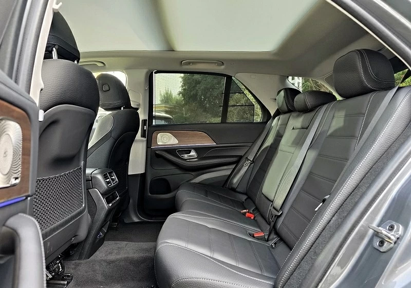 Danh sách tiện nghi trên GLE 400e khá đầy đủ. Danh sách tiện nghi trên GLE 400e khá đầy đủ.