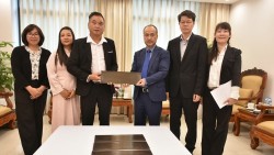 Trao Biển đồng gắn bia tưởng niệm những người Việt Nam đầu tiên đặt chân đến Tân Đảo (Vanuatu)