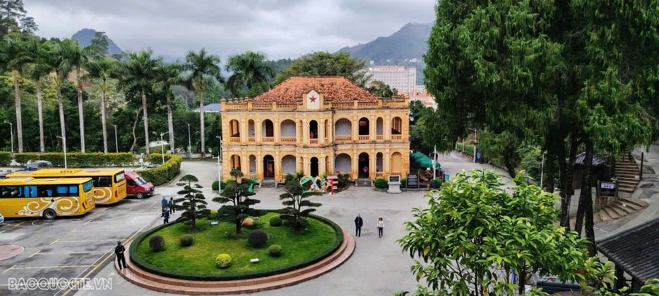 Phát huy vai trò của Cửa khẩu quốc tế Hữu Nghị trong thúc đẩy quan hệ Việt-Trung Phát huy vai trò của Cửa khẩu quốc tế Hữu Nghị trong thúc đẩy quan hệ Việt-Trung