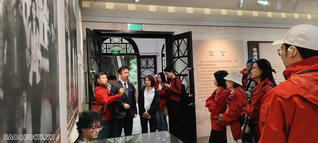 Phát huy vai trò của Cửa khẩu quốc tế Hữu Nghị trong thúc đẩy quan hệ Việt-Trung