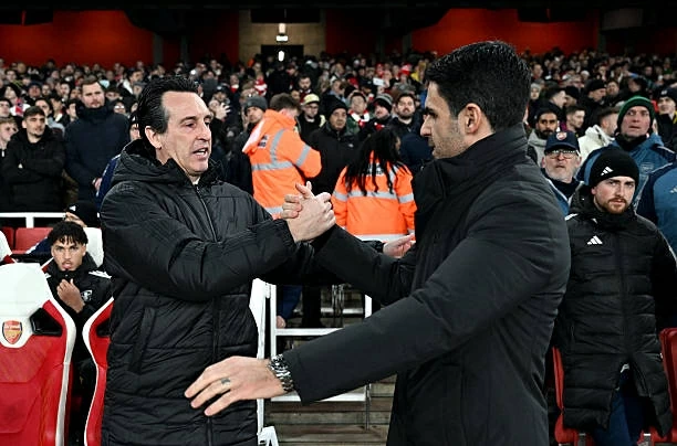 HLV Arteta ngơ ngác tìm kiếm Emery sau khi Arsenal thắng đậm Aston Villa