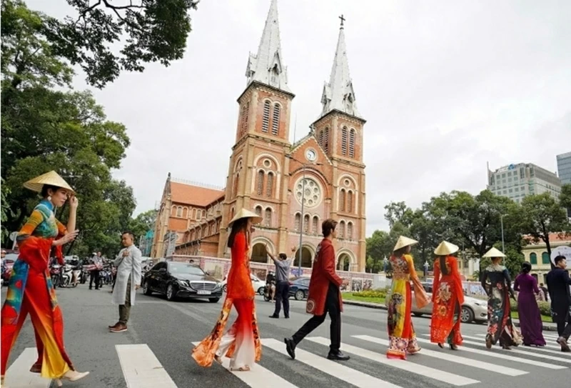Du lịch TP.HCM: Từ năm 2025 bứt phá đến mục tiêu tăng trưởng năm 2026