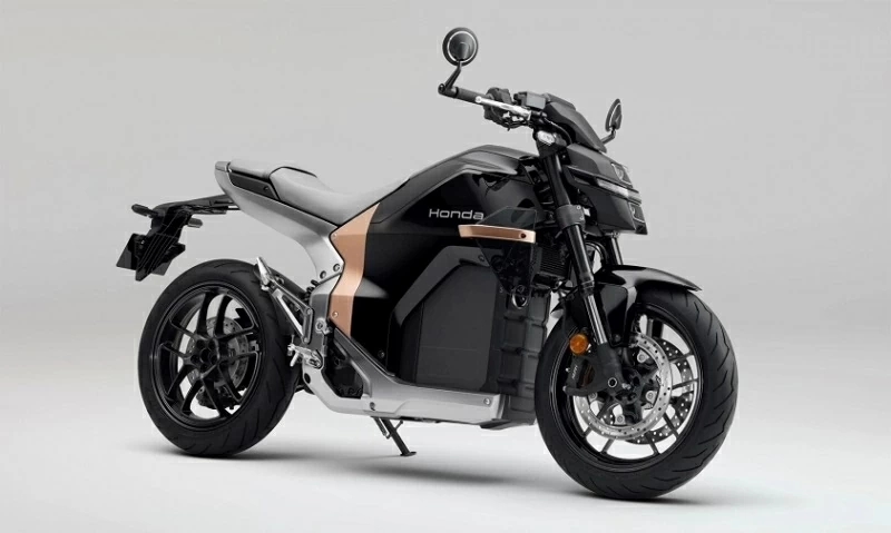 Phần đầu Honda WN7 gây ấn tượng với dải đèn định vị ban ngày kéo dài theo phương ngang, tạo hiệu ứng thị giác hiện đại và dễ nhận diện. 