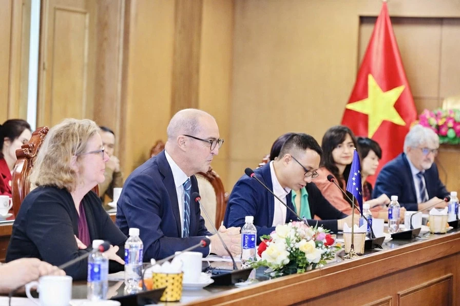 EU và Việt Nam ký Hiệp định tài trợ hơn 50 triệu EUR cho giáo dục nghề nghiệp EU và Việt Nam ký Hiệp định tài trợ hơn 50 triệu EUR cho giáo dục nghề nghiệp