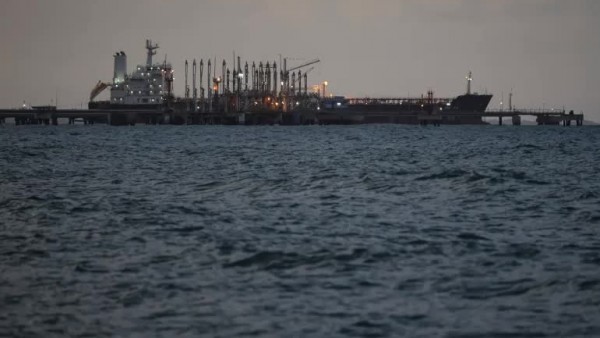 Mỹ siết vòng 'kim cô' với dầu mỏ Venezuela, tiếp tục tấn công các tàu nghi chở ma túy trên Thái Bình Dương