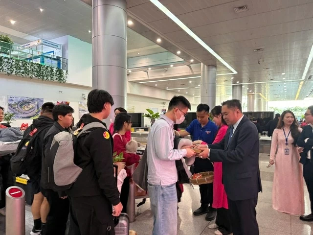 TP.HCM chào đón đoàn khách quốc tế 'xông đất' đầu năm 2026