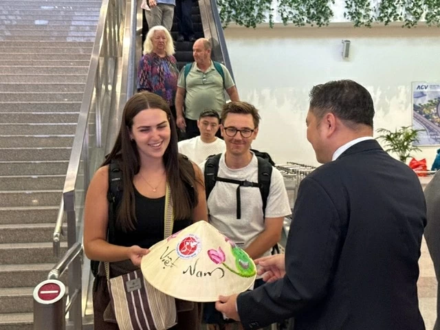 TP.HCM chào đón đoàn khách quốc tế 'xông đất' đầu năm 2026 TP.HCM chào đón đoàn khách quốc tế 'xông đất' đầu năm 2026