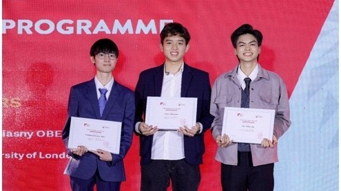 Sinh viên Việt Nam dẫn đầu thế giới tại các chương trình quốc tế của Đại học London (Anh)