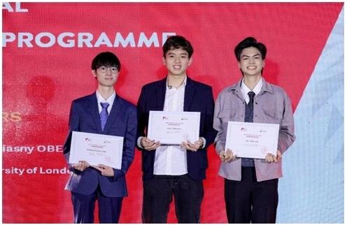Sinh viên Việt Nam dẫn đầu thế giới tại các chương trình quốc tế của Đại học London (Anh) Sinh viên Việt Nam dẫn đầu thế giới tại các chương trình quốc tế của Đại học London (Anh)