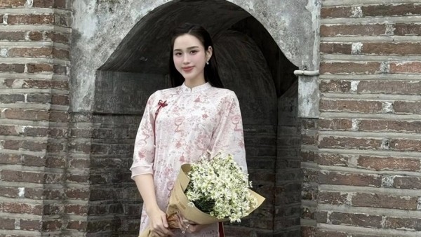 Đón năm mới 2026, Hoa hậu Việt diện áo dài cách điệu, kết hợp truyền thống và hiện đại