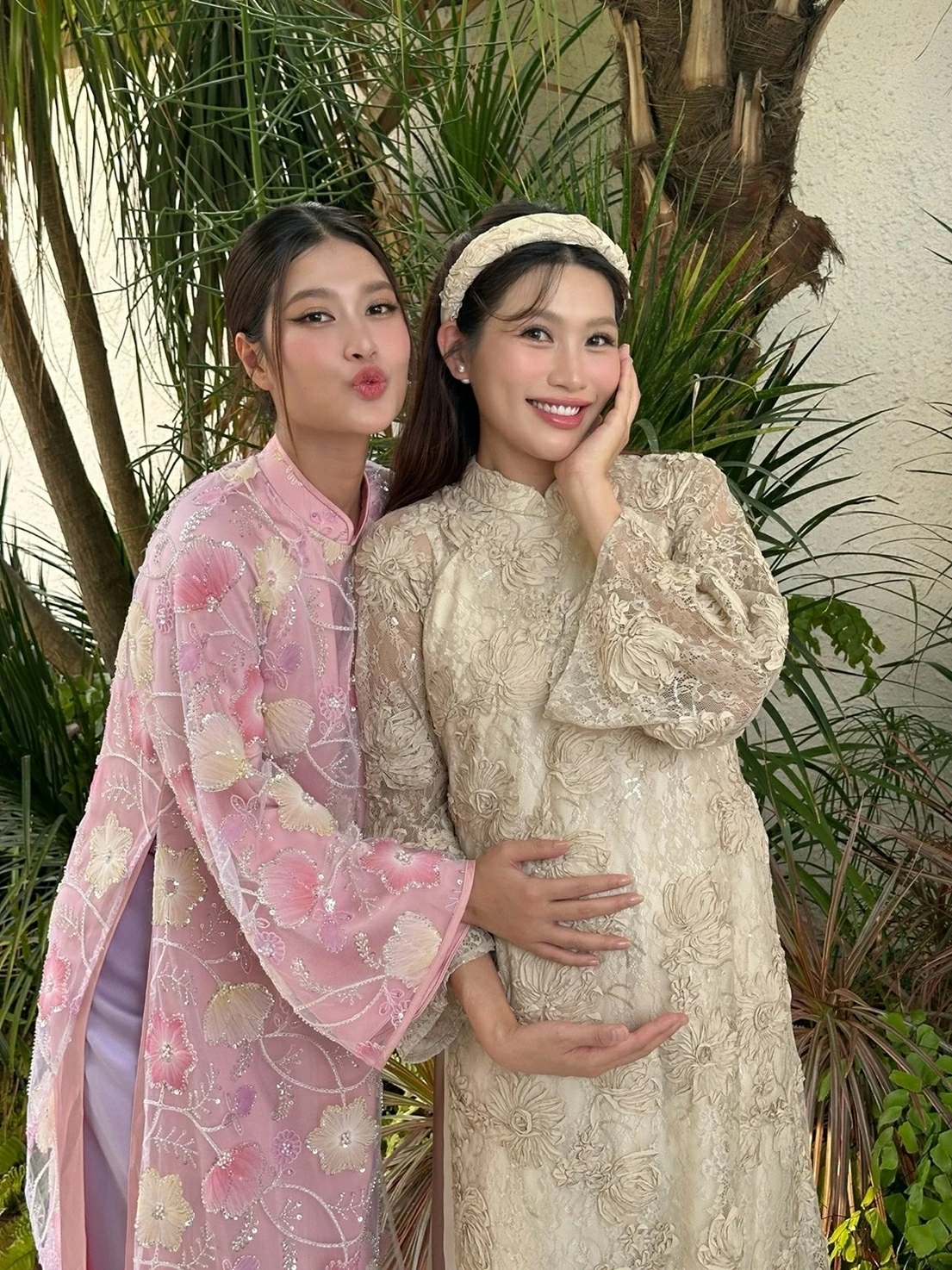 Đón năm mới 2026, Hoa hậu Việt diện áo dài cách điệu, kết hợp truyền thống và hiện đại Đón năm mới 2026, Hoa hậu Việt diện áo dài cách điệu, kết hợp truyền thống và hiện đại