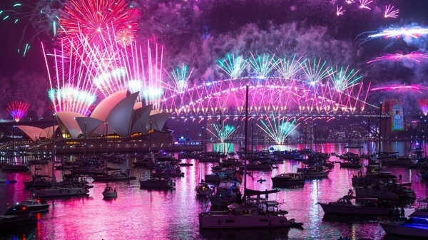 Không khí đêm giao thừa không yên bình ở Australia