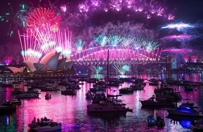 Không khí đêm giao thừa không yên bình ở Australia